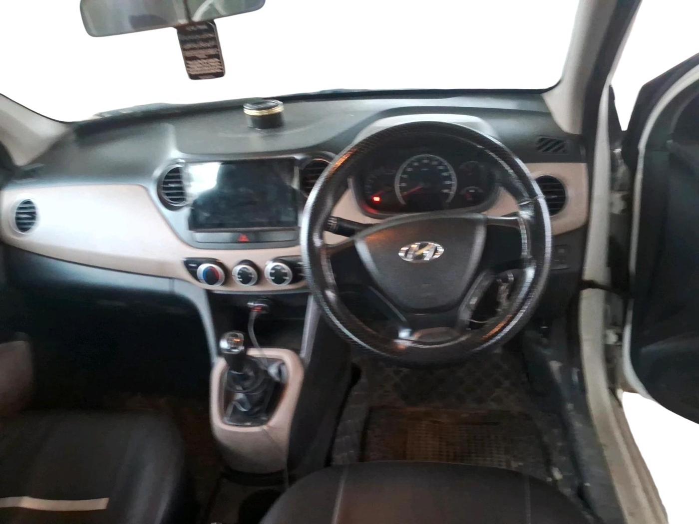 2017 Hyundai Grand i10 MAGNA 1.2 KAPPA VTVT, Petrol, Manual, 61,819 km, interior