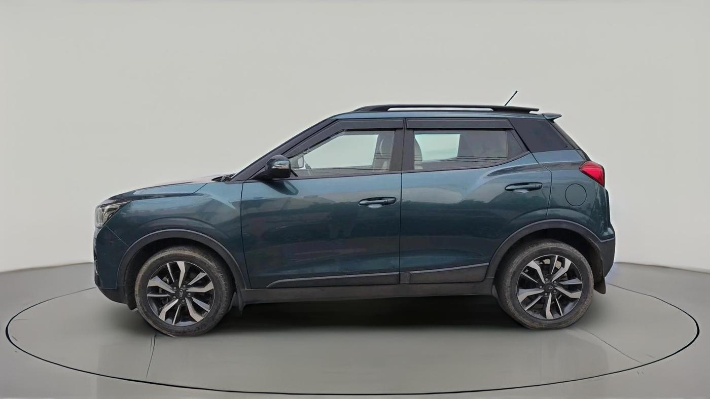 2021 Mahindra XUV300 W8 (O) 1.5 DIESEL AMT, Diesel, Automatic, 1,14,226 km, exterior