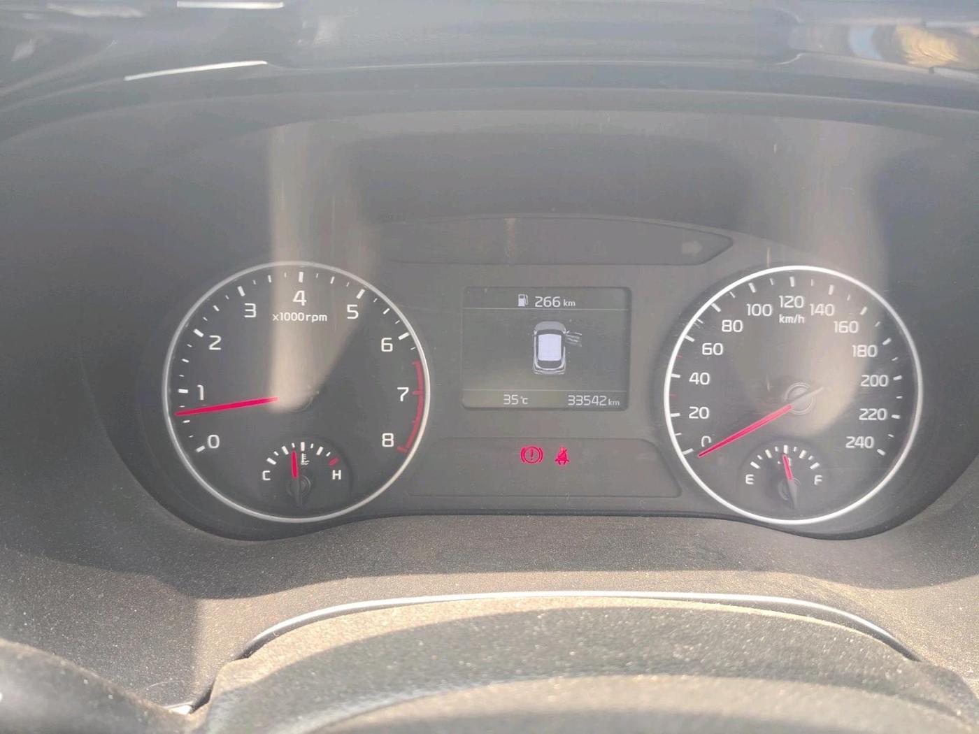 2022 KIA SELTOS HTX PETROL 1.5, Petrol, Manual, 33,542 km, interior