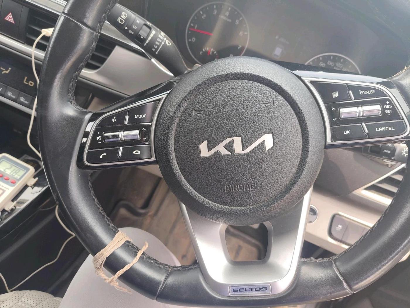 2022 KIA SELTOS HTX PETROL 1.5, Petrol, Manual, 33,542 km, interior