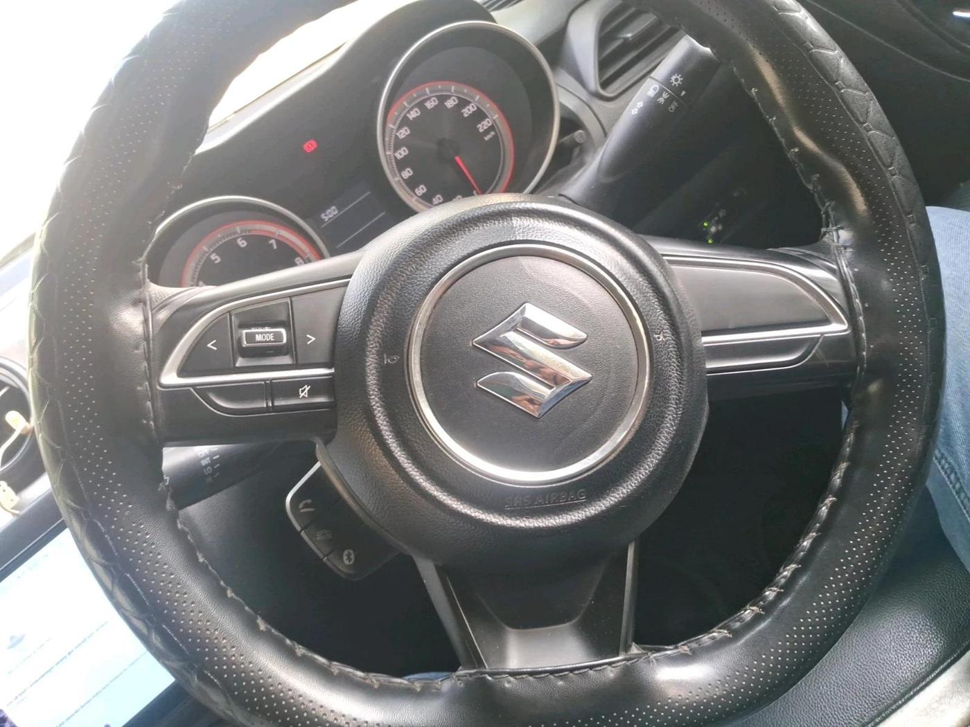 2019 Maruti Swift VXI, CNG, Manual, 1,05,218 km, interior