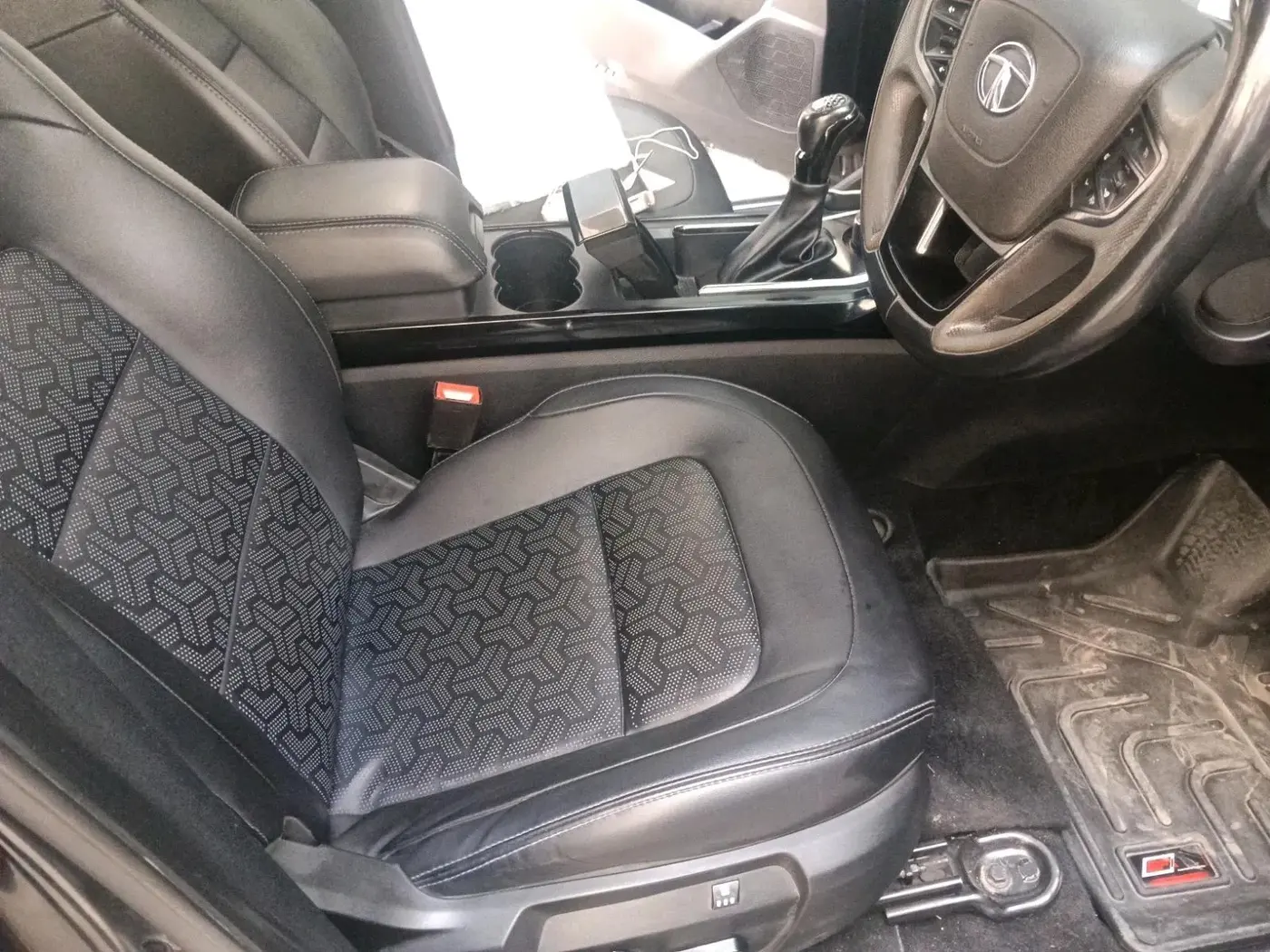 2022 Tata Harrier XZA PLUS 2.0L, Diesel, Automatic, 1,47,000 km, interior