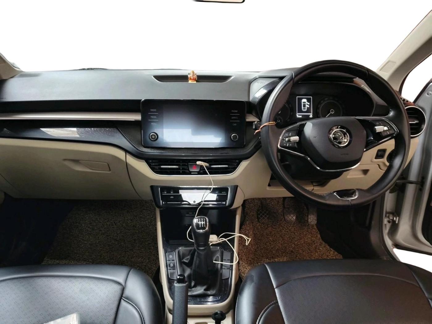 2023 Skoda SLAVIA AMBITION 1.0L TSI MT, Petrol, Manual, 13,584 km, interior