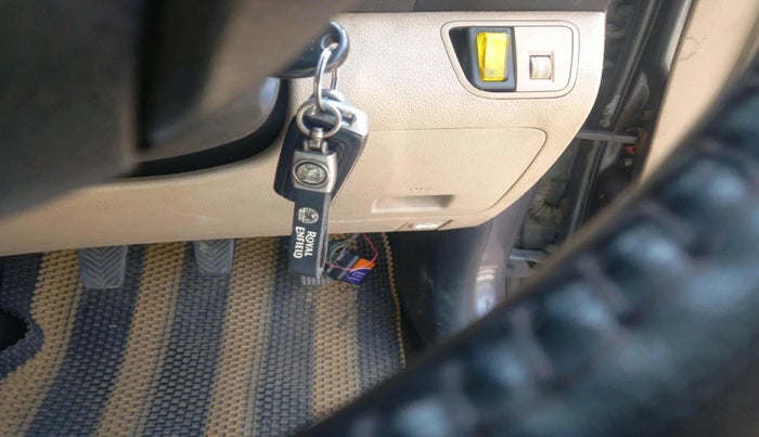 2015 Hyundai Eon ERA +, Petrol, Manual, 1,41,908 km, interior