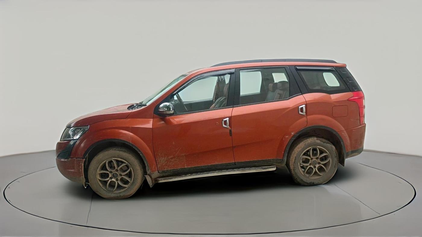 2015 Mahindra XUV500 W6, Diesel, Manual, 70,980 km, exterior