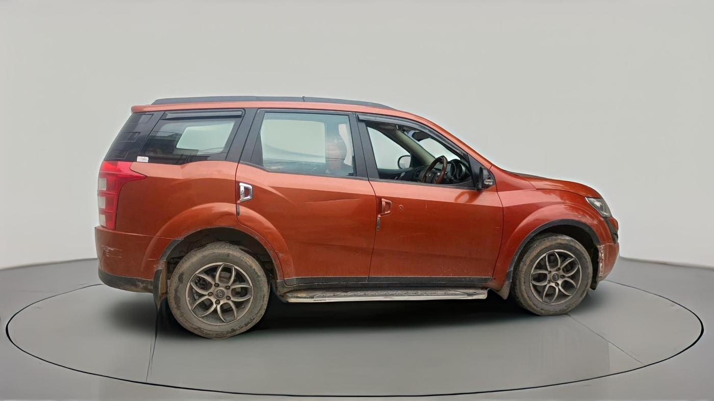 2015 Mahindra XUV500 W6, Diesel, Manual, 70,980 km, exterior