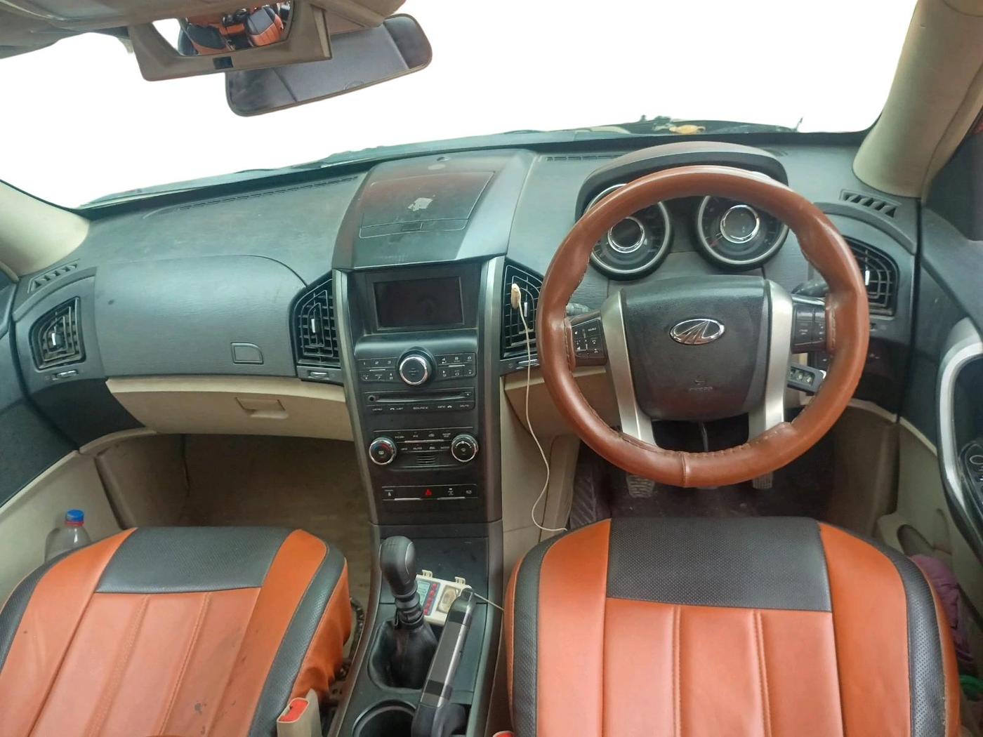 2015 Mahindra XUV500 W6, Diesel, Manual, 70,980 km, interior