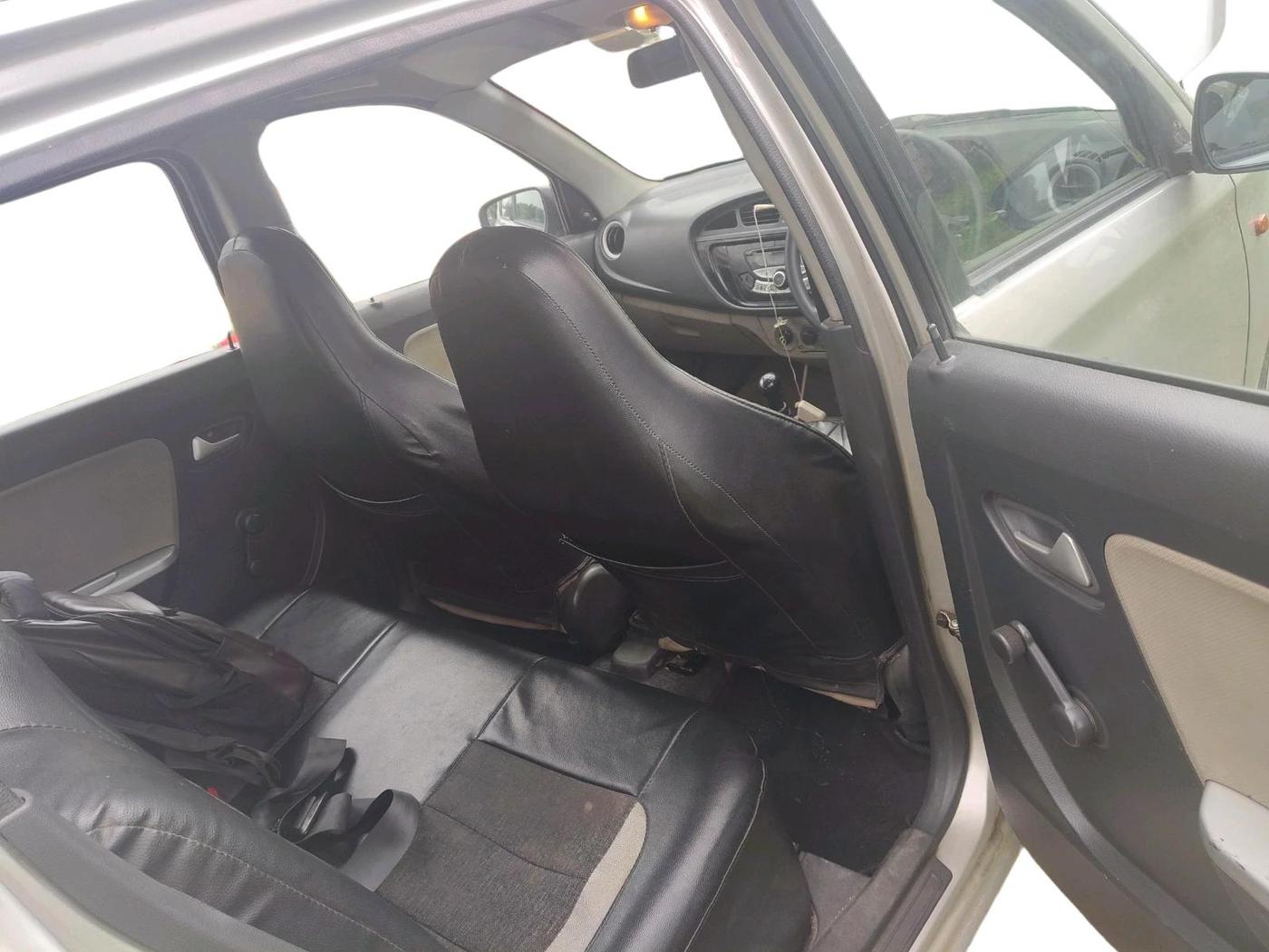 2015 Maruti Alto K10 VXI, CNG, Manual, 1,61,260 km, interior