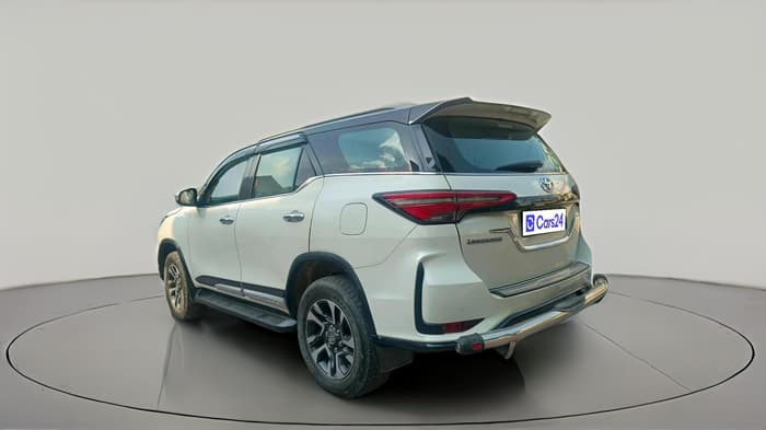 2022 Toyota Fortuner 4X2 AT 2.8 LEGENDER, Diesel, Automatic, 1,37,654 km, exterior