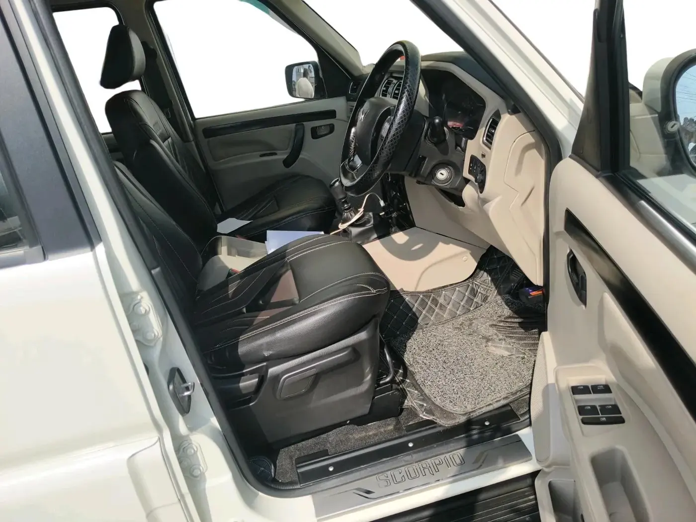 2023 Mahindra SCORPIO CLASSIC S11 7STR, Diesel, Manual, 38,576 km, interior