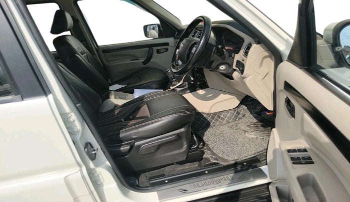 2023 Mahindra SCORPIO CLASSIC S11 7STR, Diesel, Manual, 38,576 km, interior
