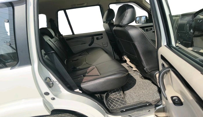 2023 Mahindra SCORPIO CLASSIC S11 7STR, Diesel, Manual, 38,576 km, interior