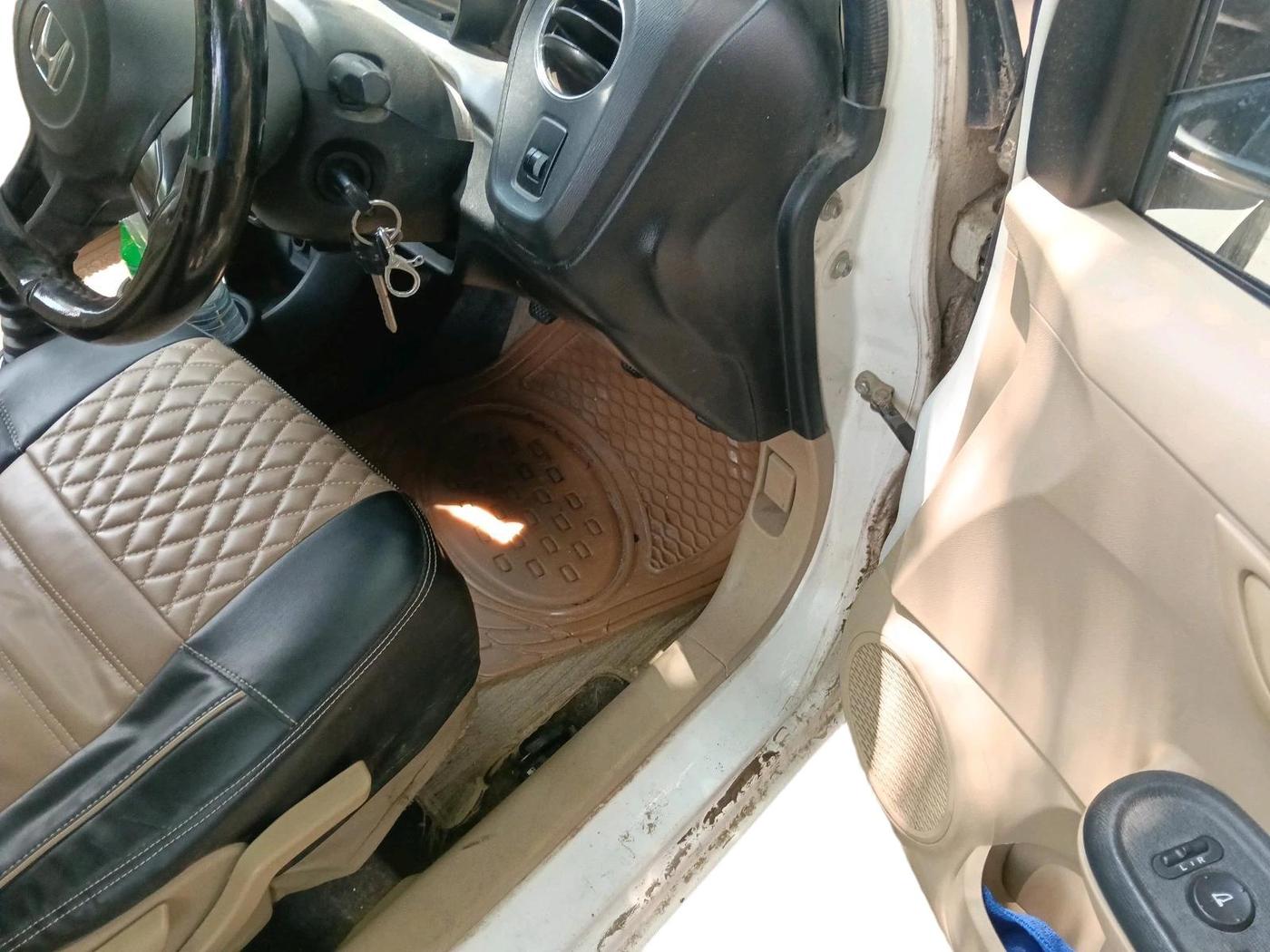 2015 Honda Amaze 1.2L I-VTEC S, CNG, Manual, 1,68,884 km, interior