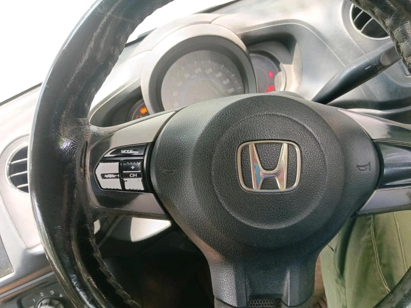 2015 Honda Amaze 1.2L I-VTEC S, CNG, Manual, 1,68,884 km, interior