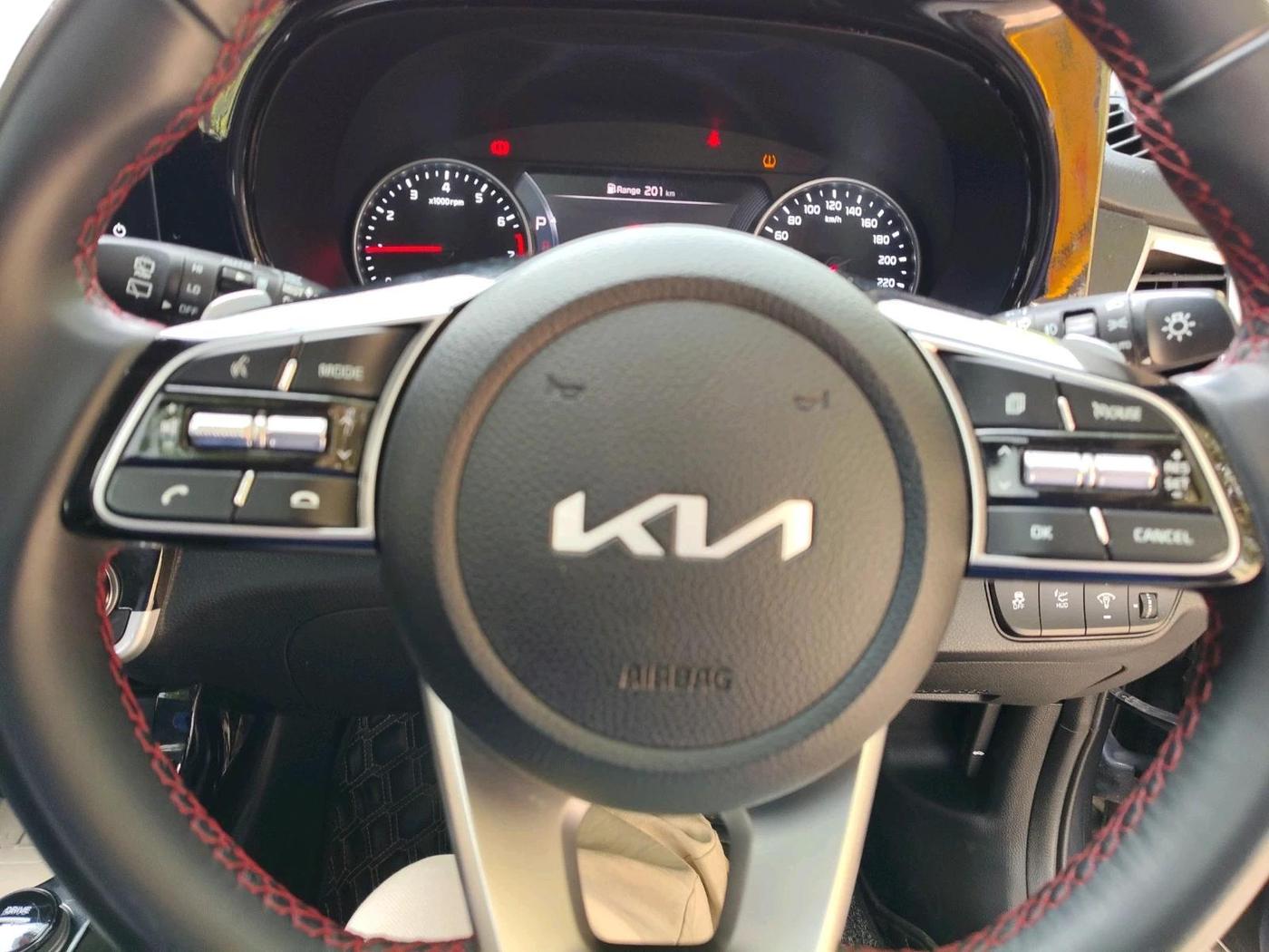 2022 KIA SELTOS GTX PLUS DCT 1.4 PETROL, CNG, Automatic, 20,253 km, interior