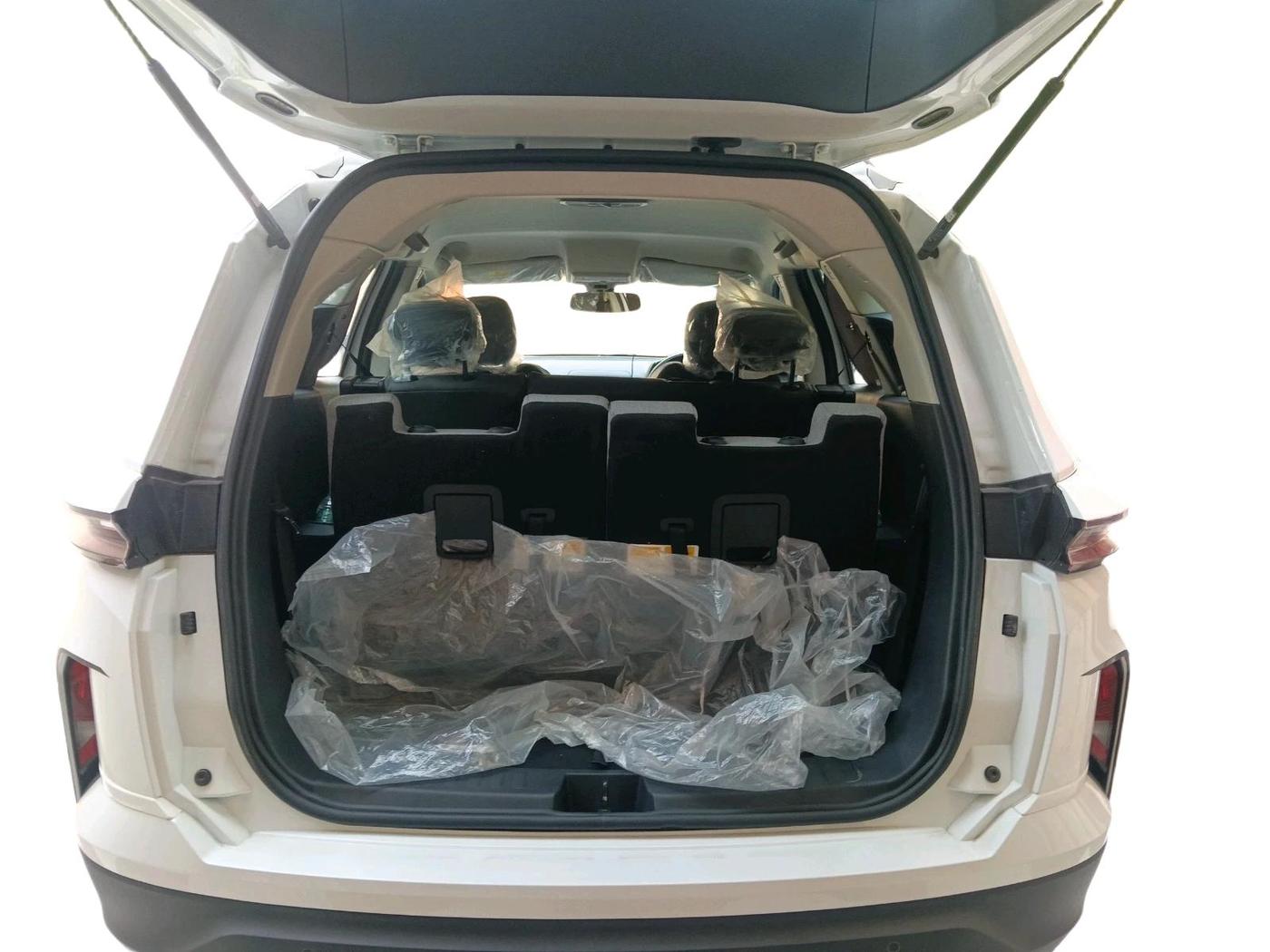 2024 Tata Safari SMART (O), Diesel, Manual, 8,343 km, exterior