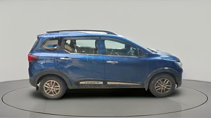 2022 Renault TRIBER RXL MT, Petrol, Manual, 29,559 km, exterior