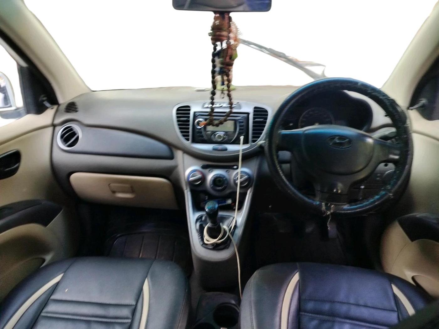 2013 Hyundai i10 ERA 1.1, CNG, Manual, 61,395 km, interior