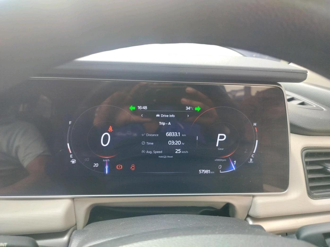 2022 Mahindra XUV700 AX 5 P AT 5 STR, Petrol, Automatic, 57,981 km, interior