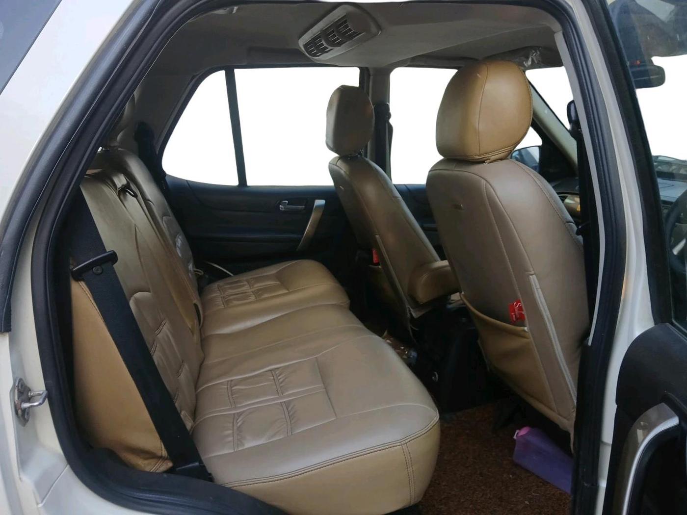2018 Tata Safari Storme 2.2 LX 4X2, Diesel, Manual, 1,03,522 km, interior