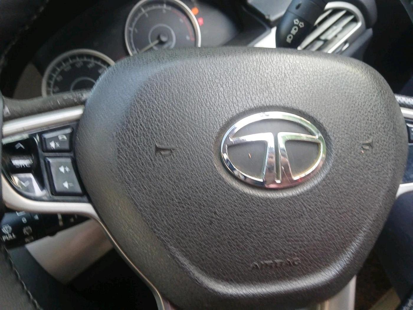2018 Tata Safari Storme 2.2 LX 4X2, Diesel, Manual, 1,03,522 km, interior