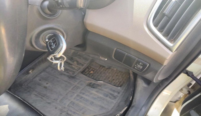 2016 Hyundai Creta S 1.6 PETROL, Petrol, Manual, 1,78,237 km, interior