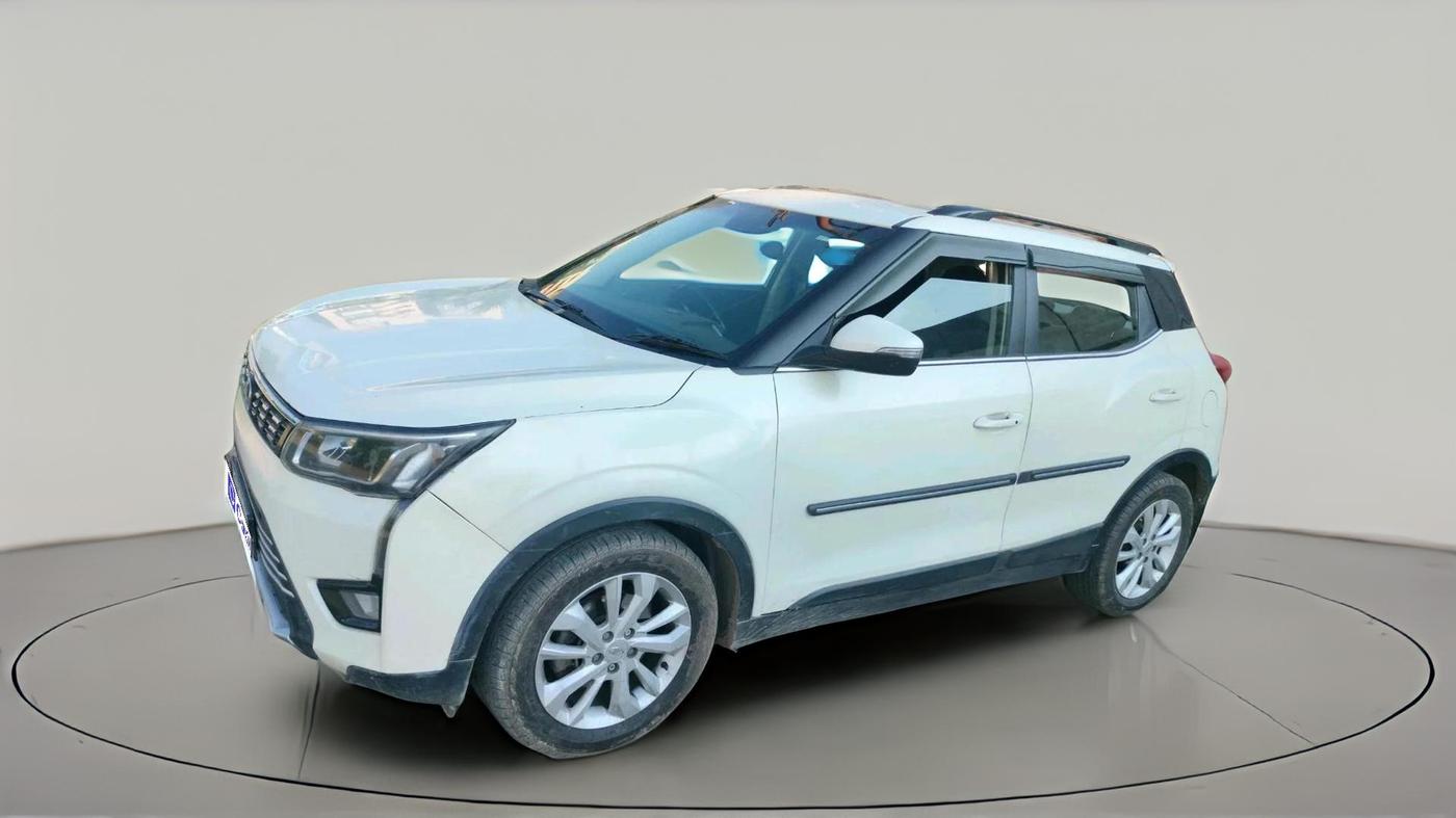 2021 Mahindra XUV300 W8 1.5 DIESEL, Diesel, Manual, 2,12,946 km, exterior