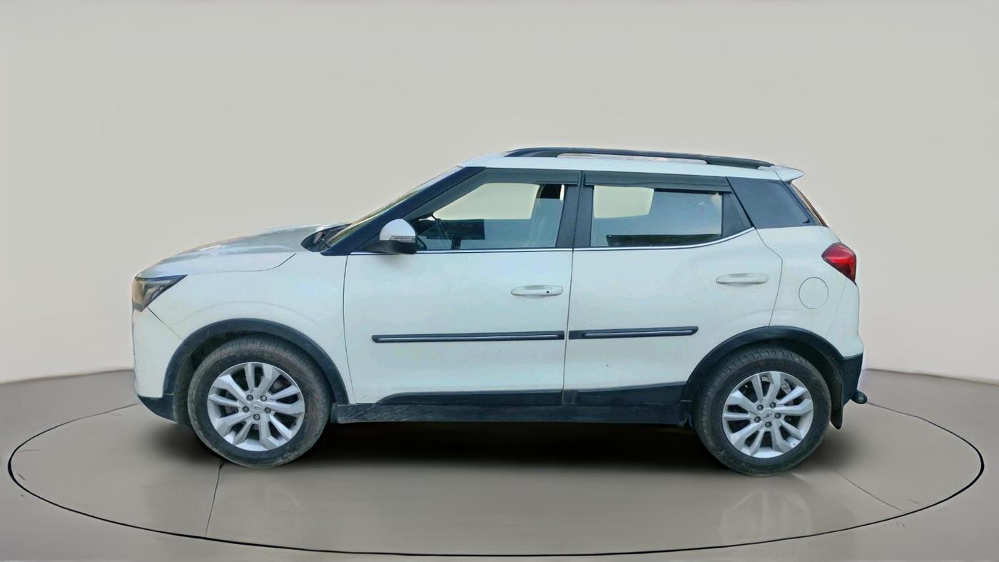 2021 Mahindra XUV300 W8 1.5 DIESEL, Diesel, Manual, 2,12,946 km, exterior