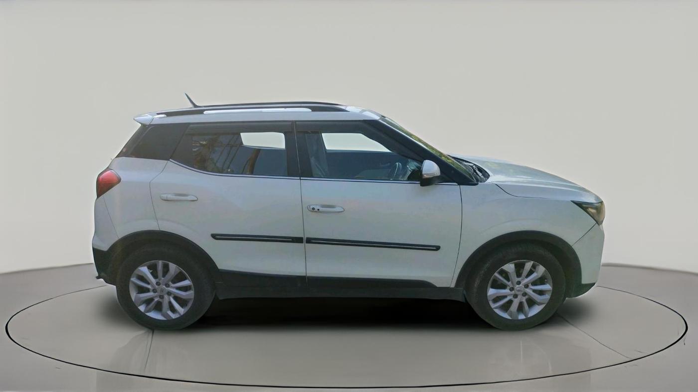 2021 Mahindra XUV300 W8 1.5 DIESEL, Diesel, Manual, 2,12,946 km, exterior