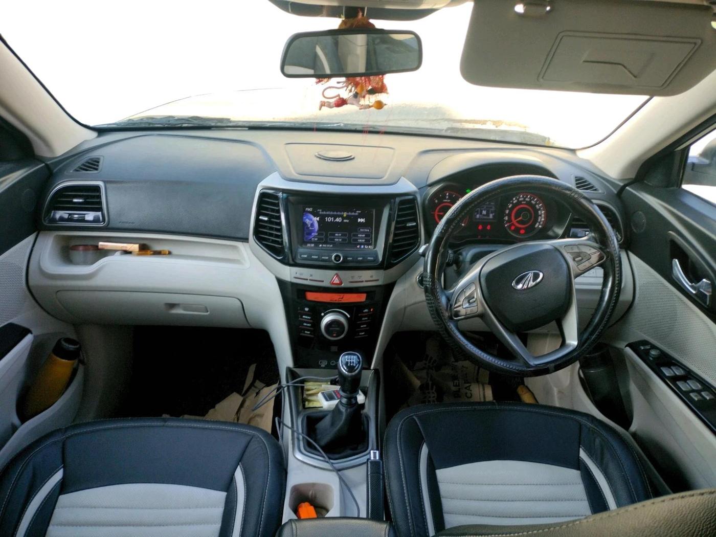2021 Mahindra XUV300 W8 1.5 DIESEL, Diesel, Manual, 2,12,946 km, interior