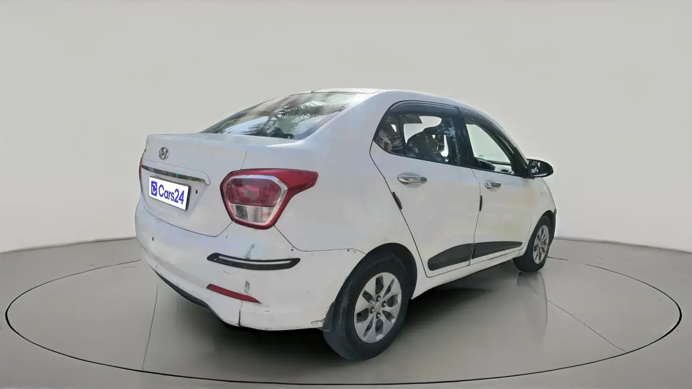 2015 Hyundai Xcent BASE 1.1, Diesel, Manual, 1,76,932 km, exterior