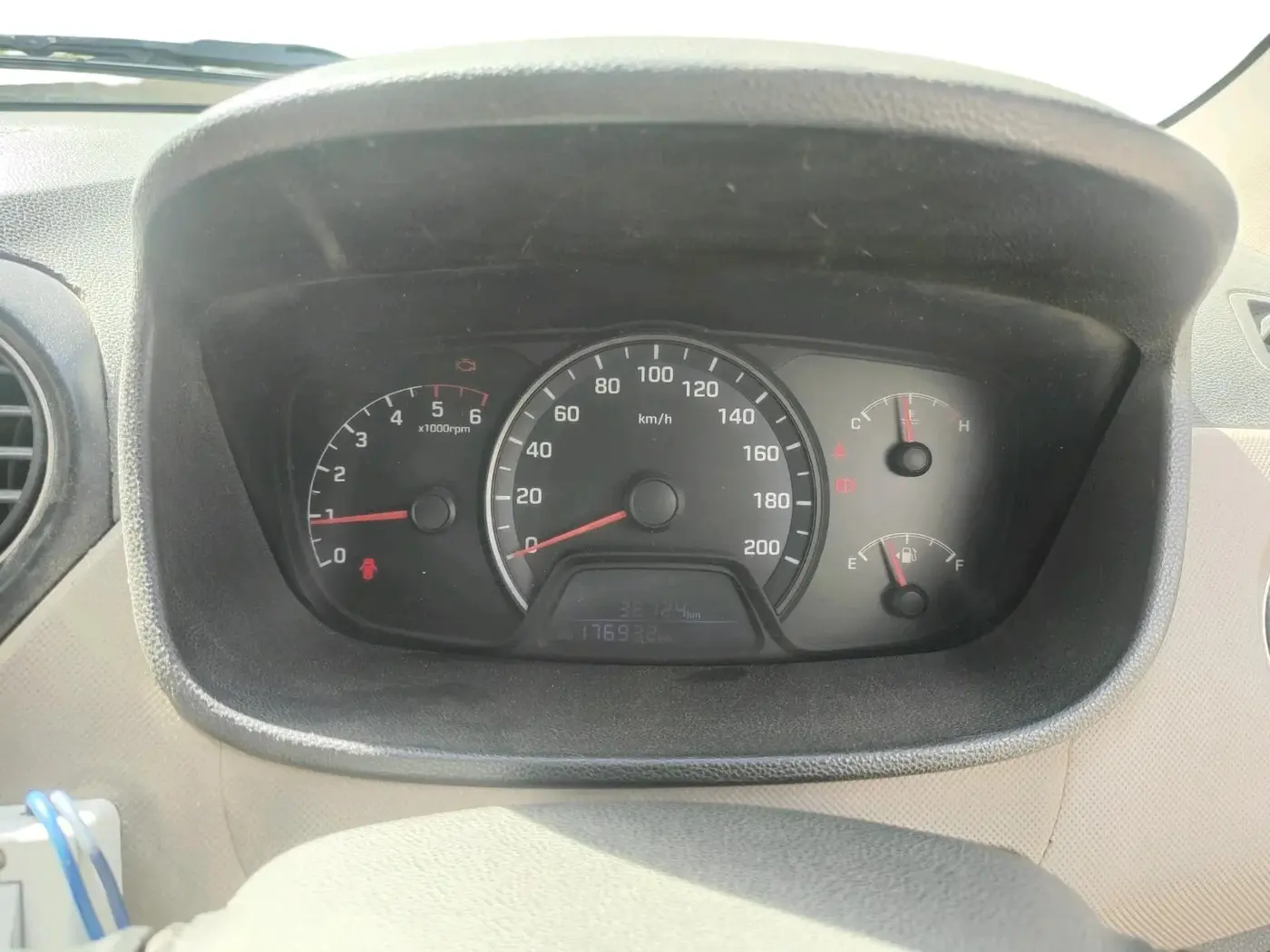 2015 Hyundai Xcent BASE 1.1, Diesel, Manual, 1,76,932 km, interior