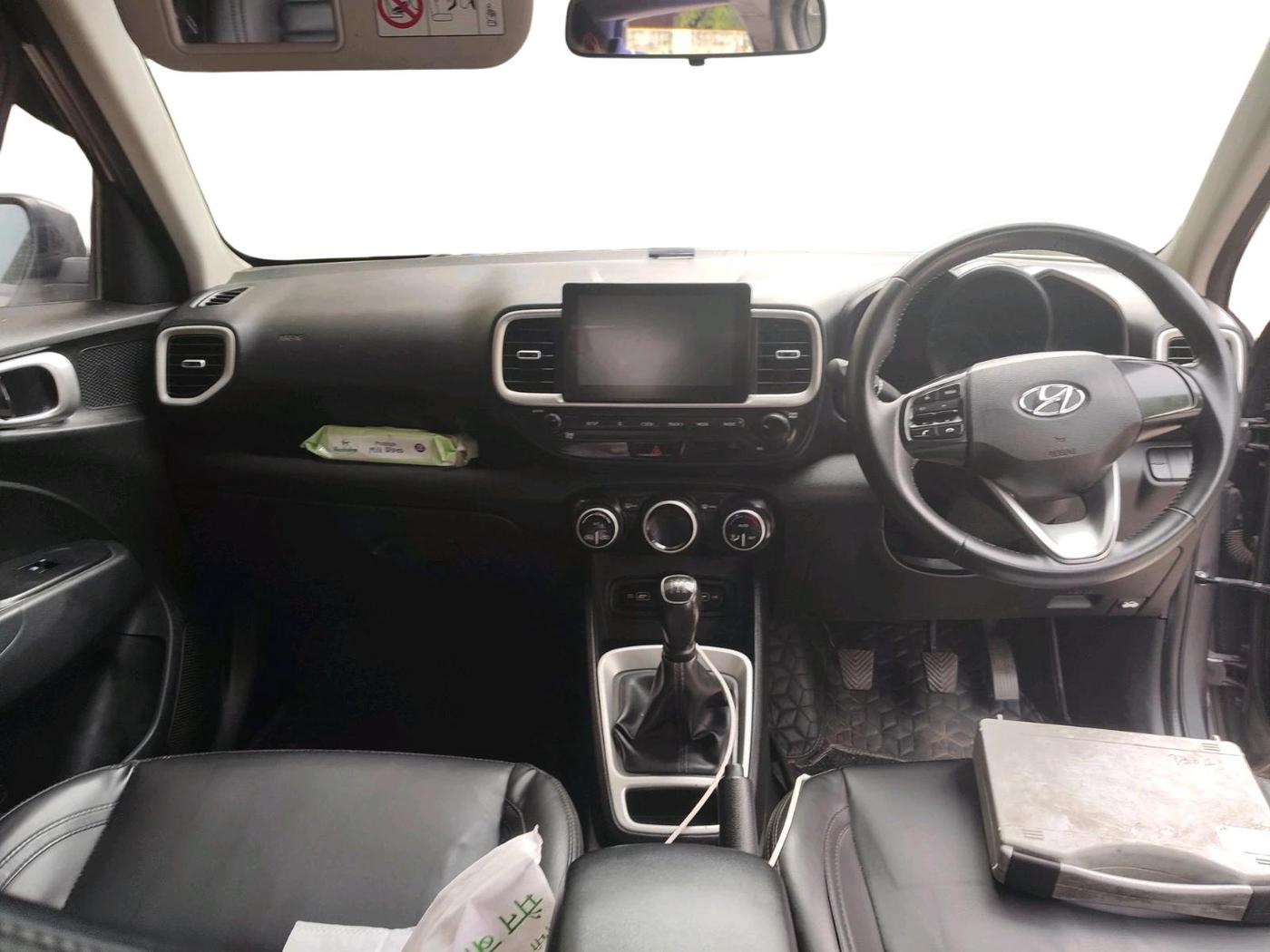 2022 Hyundai VENUE S+ 1.2, Petrol, Manual, 71,573 km, interior
