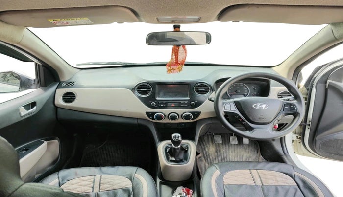 2017 Hyundai Grand i10 SPORTZ (O) 1.2 KAPPA VTVT, Petrol, Manual, 76,060 km, interior