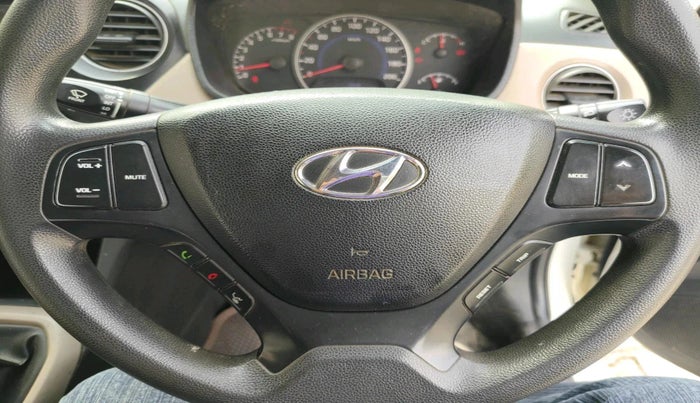 2017 Hyundai Grand i10 SPORTZ (O) 1.2 KAPPA VTVT, Petrol, Manual, 76,060 km, interior