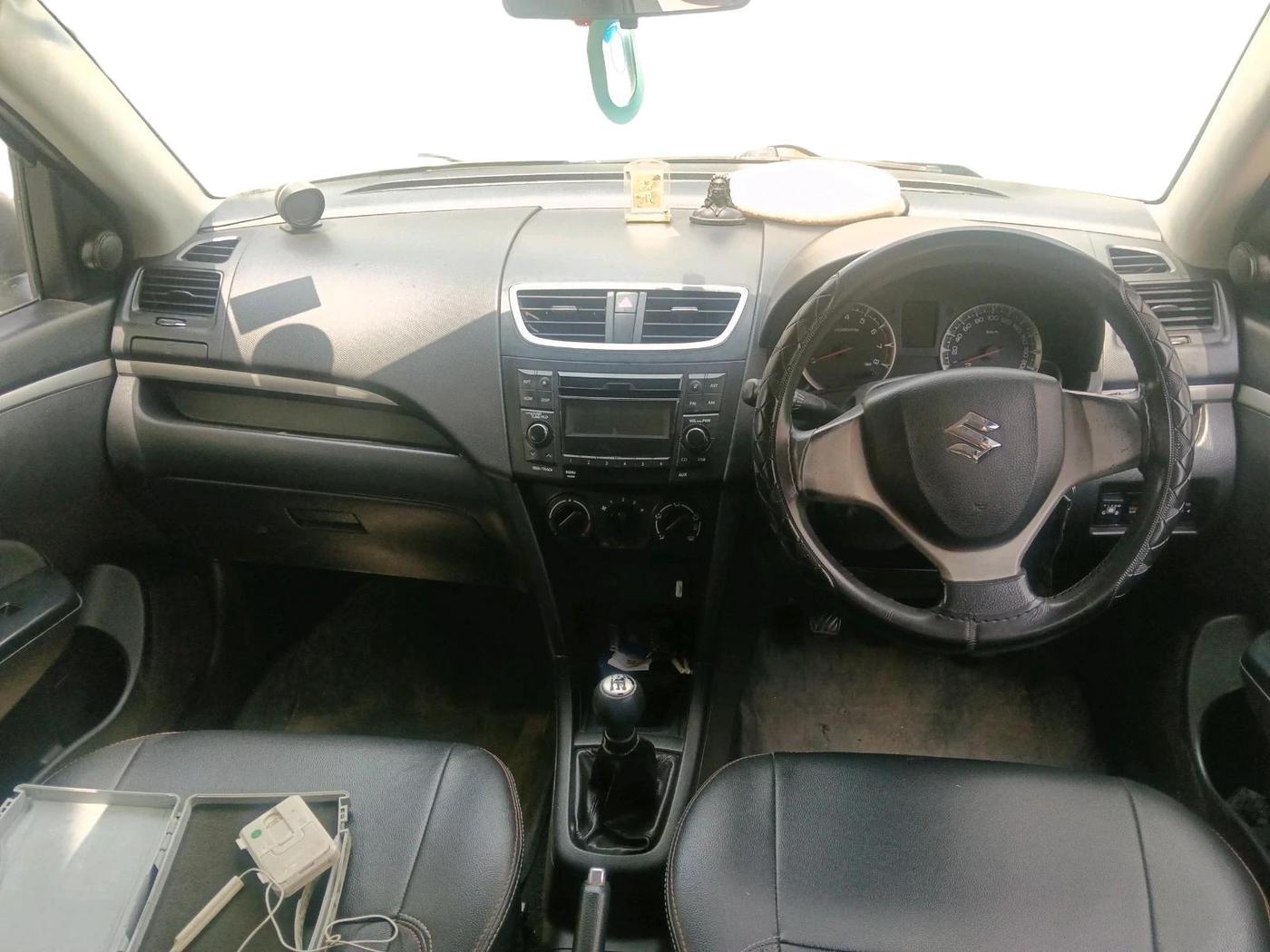 2016 Maruti Swift VXI, CNG, Manual, 89,784 km, interior