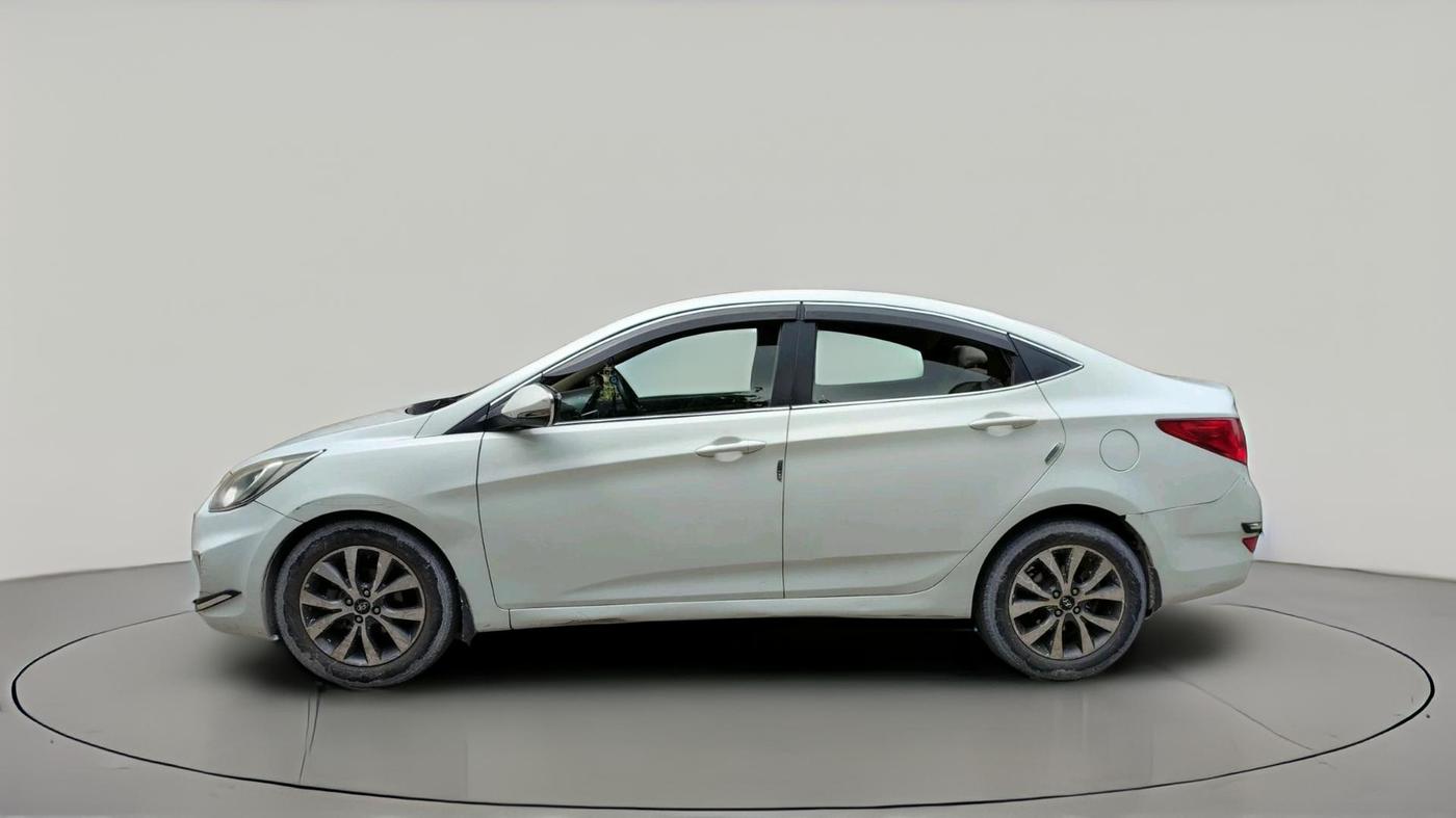 2013 Hyundai Verna FLUIDIC 1.6 CRDI SX, Diesel, Manual, 1,17,805 km, exterior