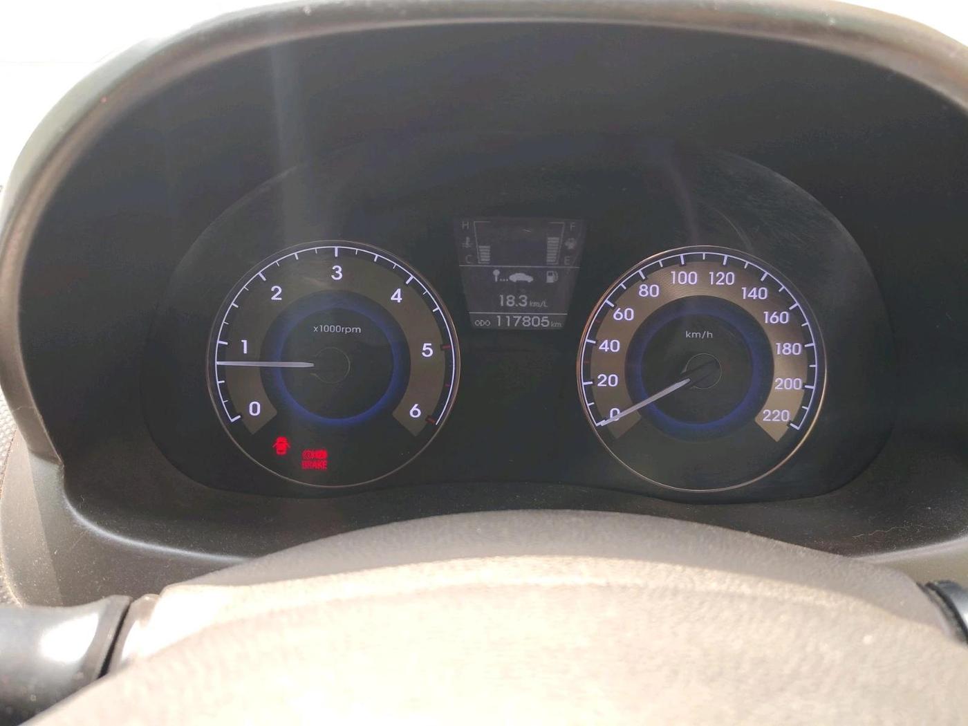 2013 Hyundai Verna FLUIDIC 1.6 CRDI SX, Diesel, Manual, 1,17,805 km, interior