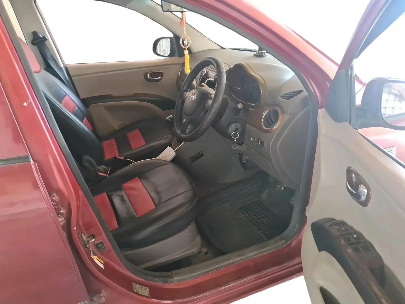 2012 Hyundai i10 MAGNA 1.2, CNG, Manual, 1,02,336 km, interior