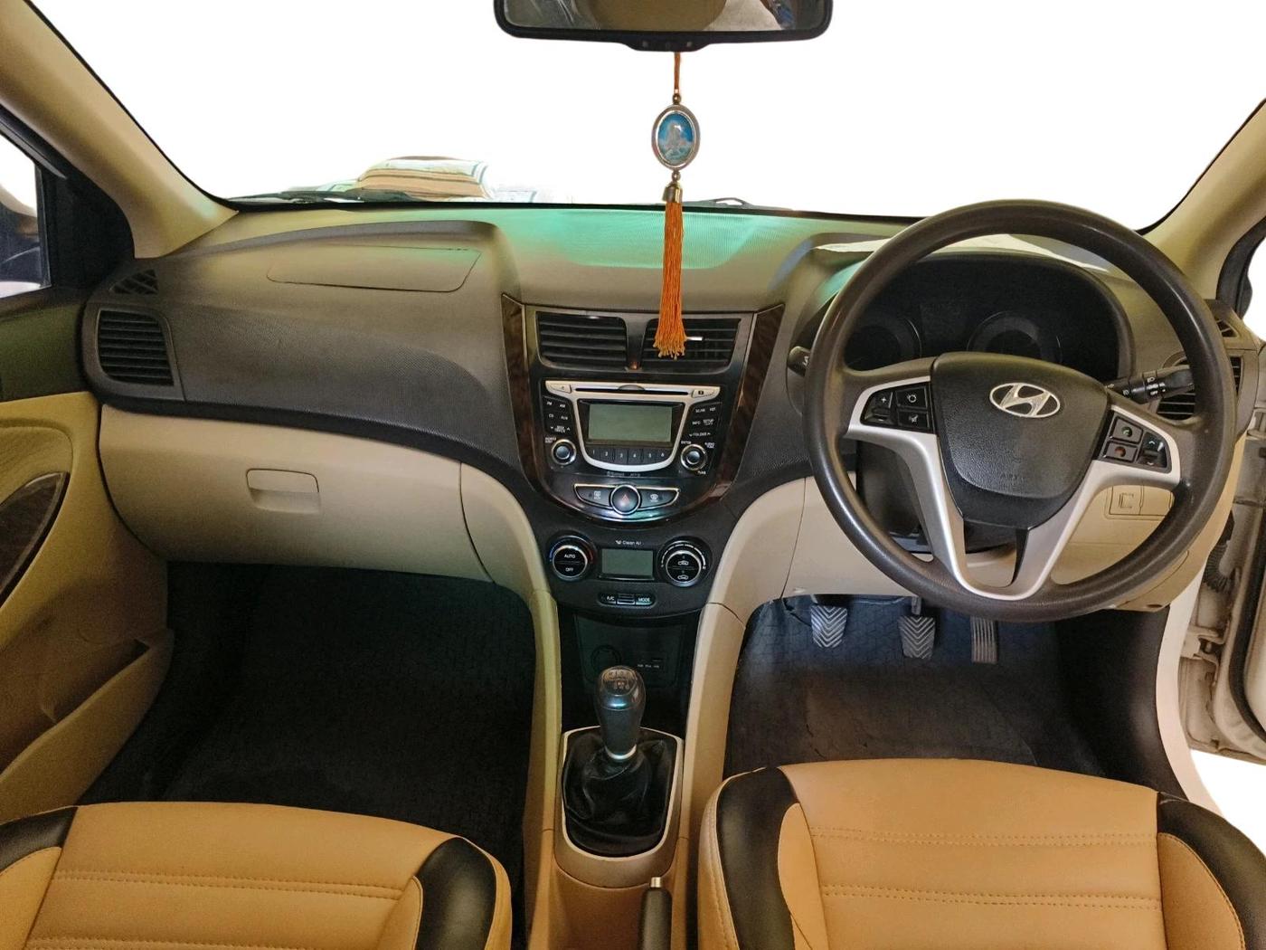 2014 Hyundai Verna FLUIDIC 1.6 CRDI SX, Diesel, Manual, 1,12,809 km, interior