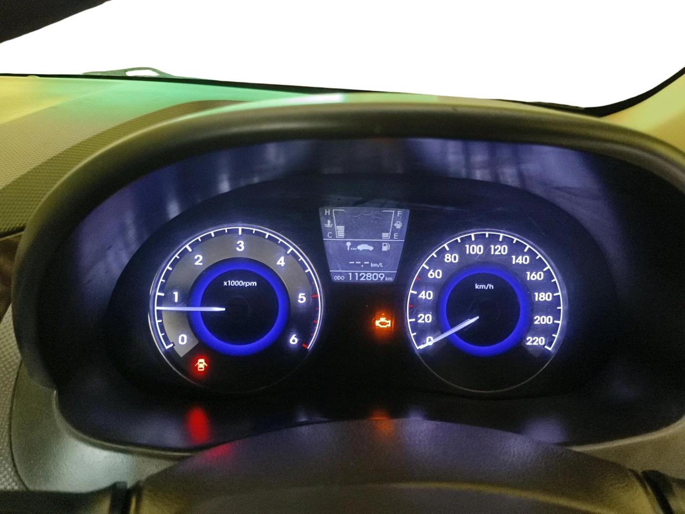 2014 Hyundai Verna FLUIDIC 1.6 CRDI SX, Diesel, Manual, 1,12,809 km, interior