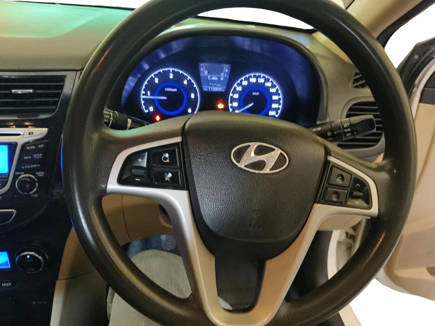 2014 Hyundai Verna FLUIDIC 1.6 CRDI SX, Diesel, Manual, 1,12,809 km, interior