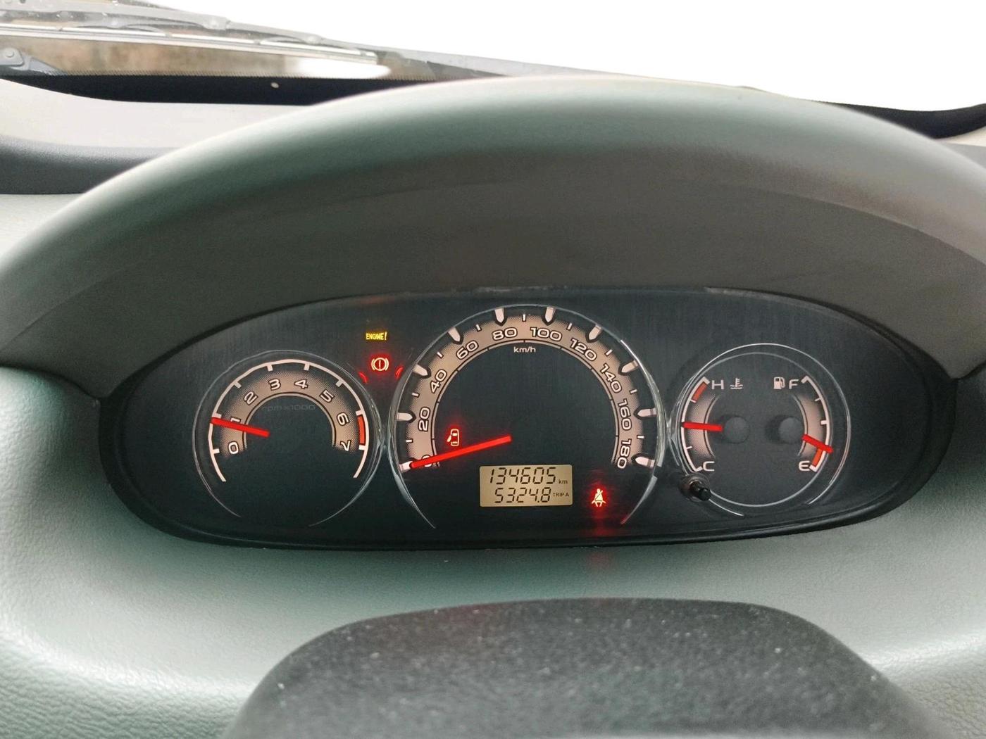 2016 Mahindra NUVOSPORT N6, Diesel, Manual, 1,34,605 km, interior