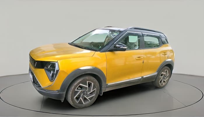 2024 Mahindra XUV 3XO AX7 1.2 TGDi AT, Petrol, Automatic, 4,178 km, exterior