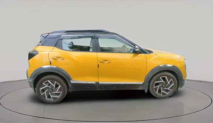 2024 Mahindra XUV 3XO AX7 1.2 TGDi AT, Petrol, Automatic, 4,178 km, exterior