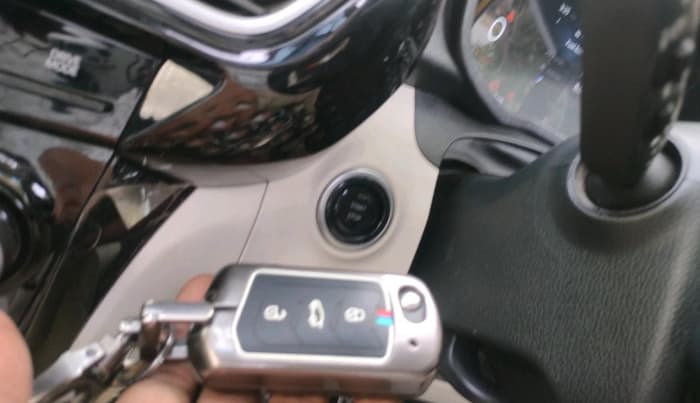 2024 Mahindra XUV 3XO AX7 1.2 TGDi AT, Petrol, Automatic, 4,178 km, interior