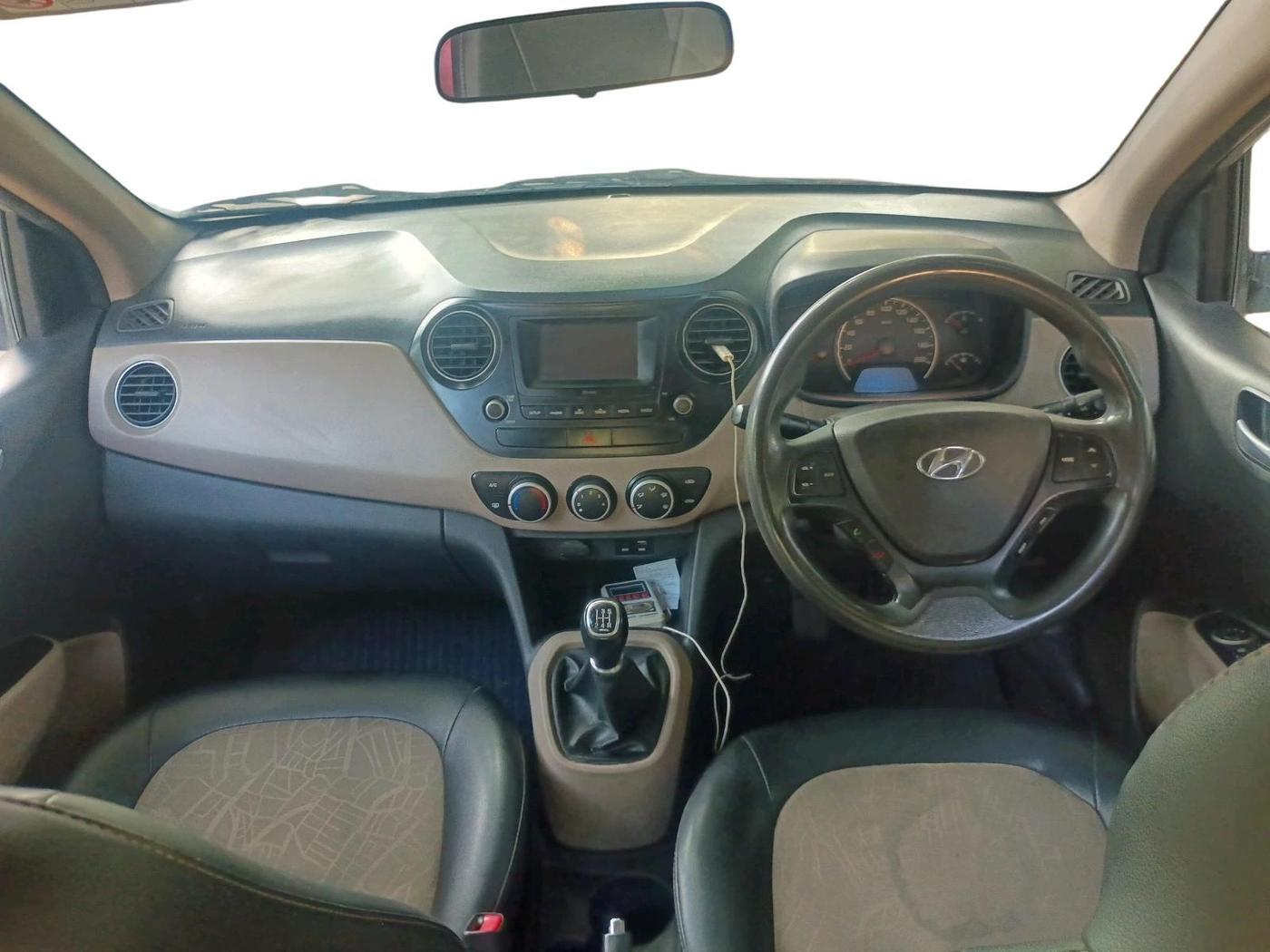 2017 Hyundai Grand i10 SPORTZ 1.2 KAPPA VTVT, Petrol, Manual, 98,346 km, interior