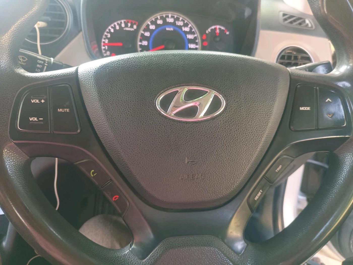 2017 Hyundai Grand i10 SPORTZ 1.2 KAPPA VTVT, Petrol, Manual, 98,346 km, interior