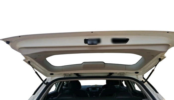 2023 Mahindra XUV300 W6 1.5 Diesel, Diesel, Manual, 83,376 km, exterior