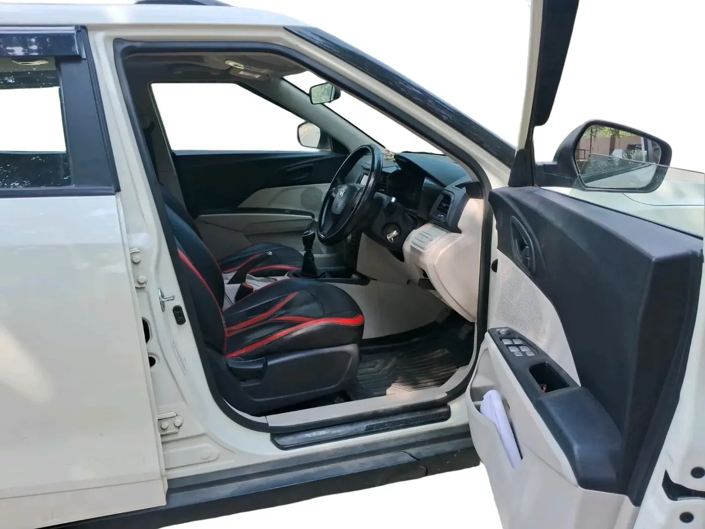 2023 Mahindra XUV300 W6 1.5 Diesel, Diesel, Manual, 83,376 km, interior